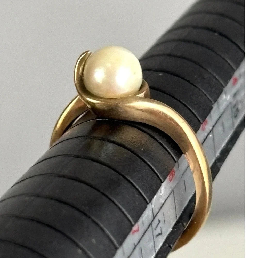 Vintage 10K Gold Pearl Ring Minimalist Modernist‎ Bypass Size 6